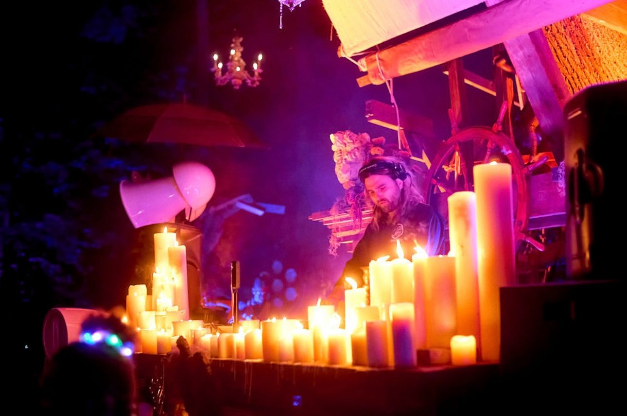 Candlelit booth